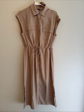 Old Navy Sleeveless Shirt Midi Dress in Tan